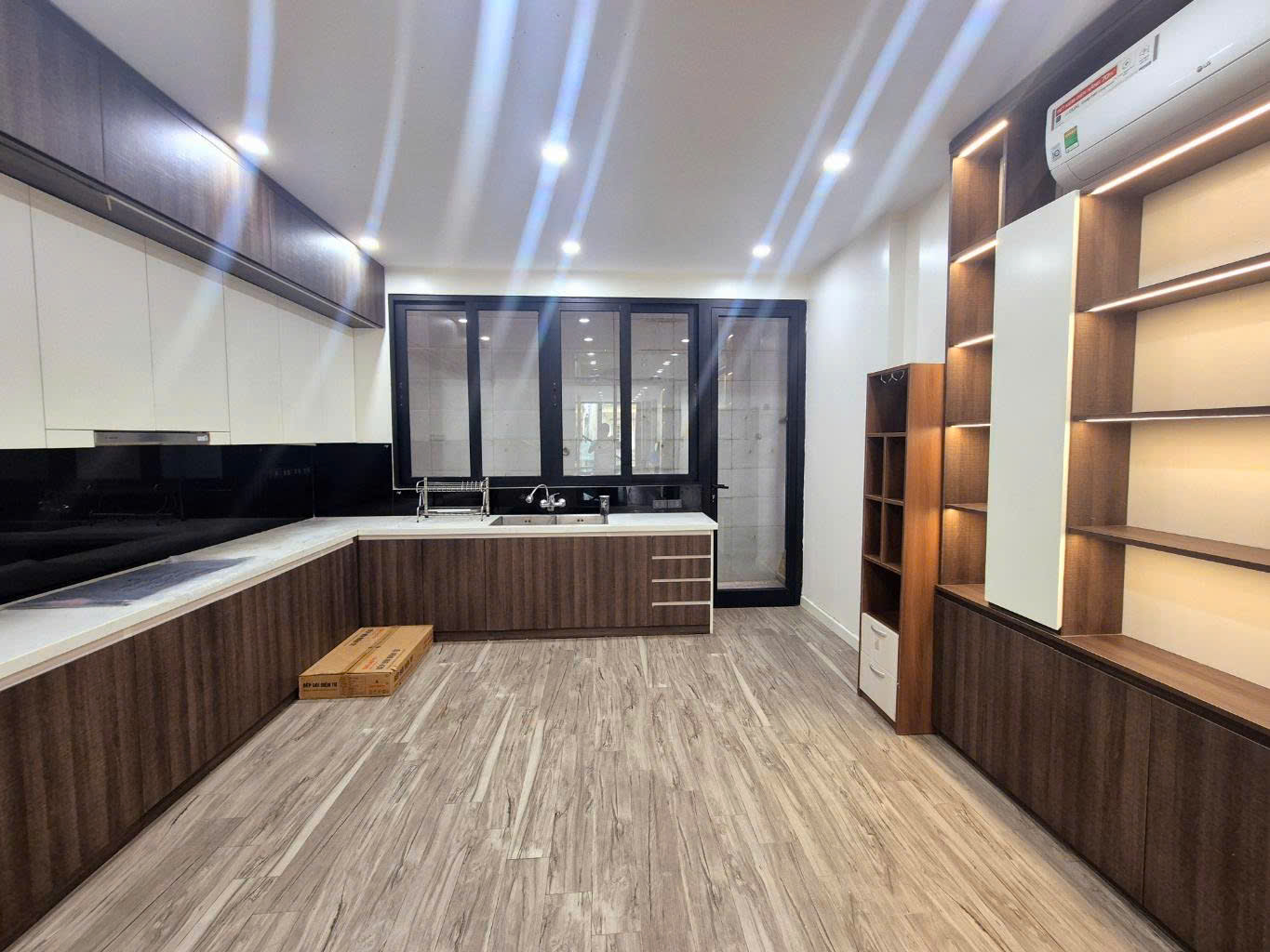 SĐCC – NHANH CÒN KỊP! BÁN nhà mặt phố Trần Đại Nghĩa - Phố Vọng  38m 5 Tầng - SĐCC. Chỉ hơn 11 tỷ - Ảnh 1